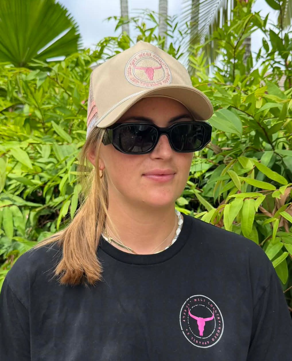 TRUCKER CAP (The Pink Chook)